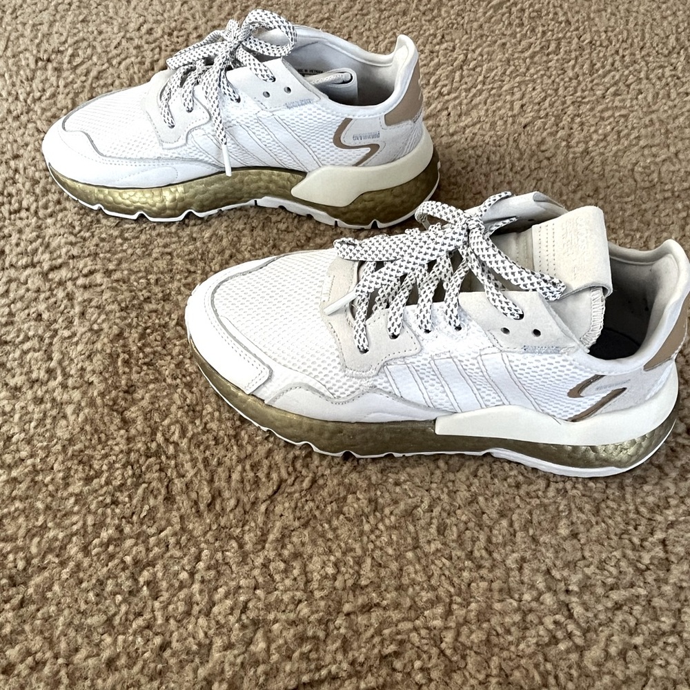 ADIDAS Swift Run - Women’s Size 7